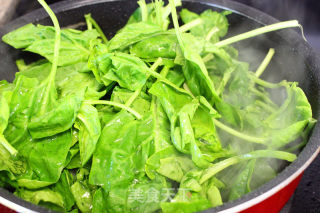 快手菜——菠菜炒牛肉的做法步骤：5