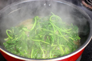 快手菜——菠菜炒牛肉的做法步骤：6