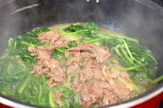 快手菜——菠菜炒牛肉的做法步骤：7