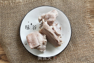 竹荪排骨汤的做法步骤：2