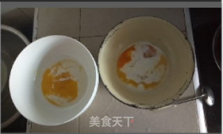 抹茶双拼戚风蛋糕的做法步骤：2