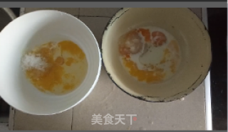 抹茶双拼戚风蛋糕的做法步骤：3
