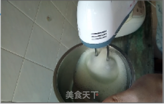 抹茶双拼戚风蛋糕的做法步骤：6