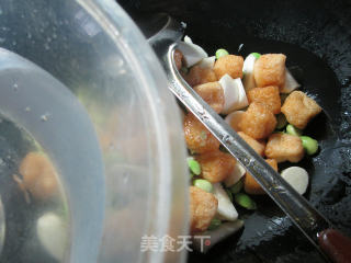 毛豆茭白煮小油豆腐的做法步骤：4