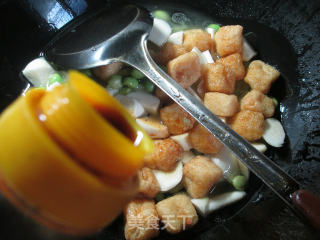 毛豆茭白煮小油豆腐的做法步骤：5