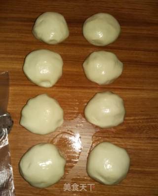 蛋黄酥的做法步骤：11
