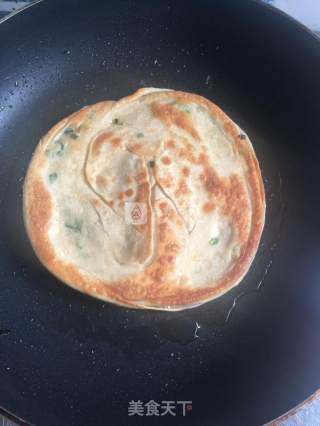 葱花烙饼的做法步骤：11