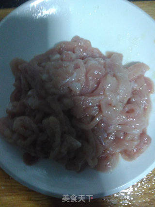 京酱肉丝的做法步骤：1