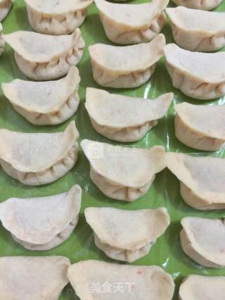 香菇胡萝卜鸡肉饺子的做法步骤：5
