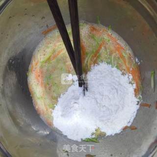 西葫芦糊塌子的做法步骤：6