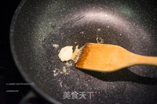 上汤手打鱼肉塞面筋的做法步骤：5