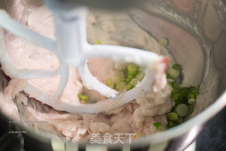 上汤手打鱼肉塞面筋的做法步骤：7