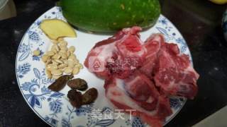 节瓜扁豆蚝豉骨头汤的做法步骤：1