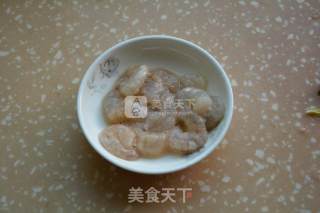 莲子豌豆炒虾仁的做法步骤：2