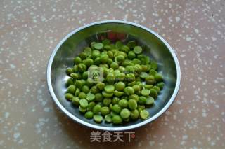 莲子豌豆炒虾仁的做法步骤：5