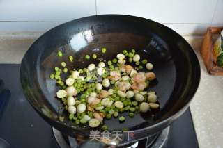 莲子豌豆炒虾仁的做法步骤：8