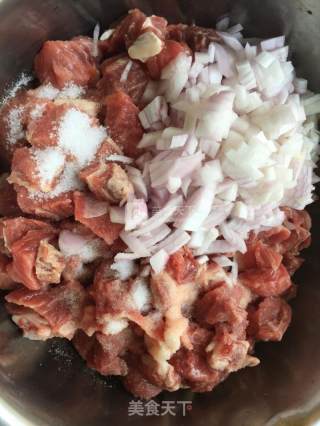 烤羊肉串的做法步骤：2