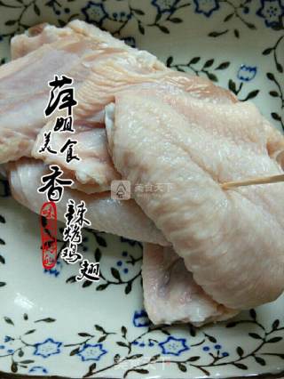 香辣烤鸡翅的做法步骤：1