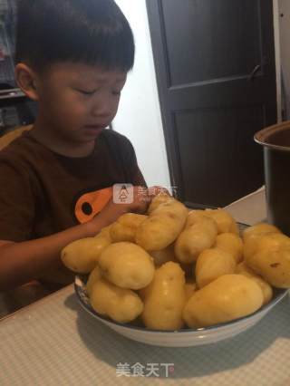 土豆饼的做法步骤：1