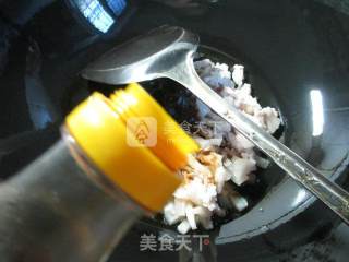 黑木耳猪肉韭菜芽炒面的做法步骤：2