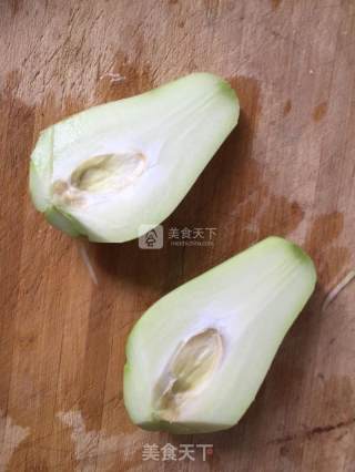 清炒佛手瓜丝的做法步骤：1
