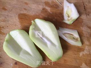 清炒佛手瓜丝的做法步骤：2