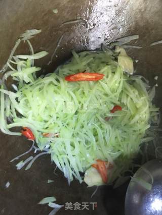 清炒佛手瓜丝的做法步骤：8