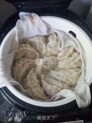 葱香灌汤南瓜饺的做法步骤：3