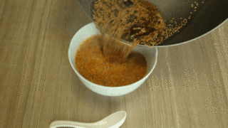 一个面团变身一碗凉皮，你在家也能做！的做法步骤：11