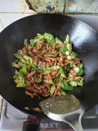 秋葵炒肉丝的做法步骤：7