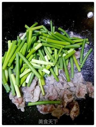 蒜苔炒牛肉的做法步骤：4