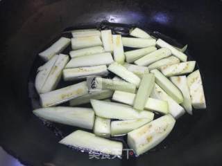 洋葱茄子炒肉的做法步骤：3