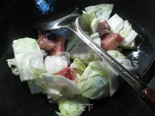 腊鸡腿煮包心菜的做法步骤：3