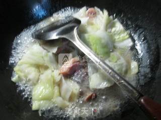 腊鸡腿煮包心菜的做法步骤：4