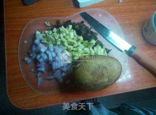 木耳洋葱土豆泥~一个人的美味的做法步骤：1