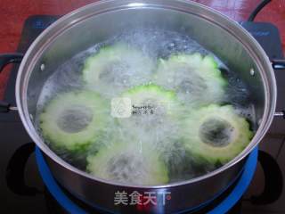 苦瓜煎太阳蛋的做法步骤：4