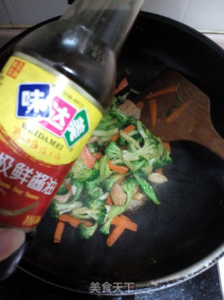 小炒西兰花的做法步骤：6