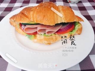 营养健康早餐之牛角包三明治的做法步骤：2