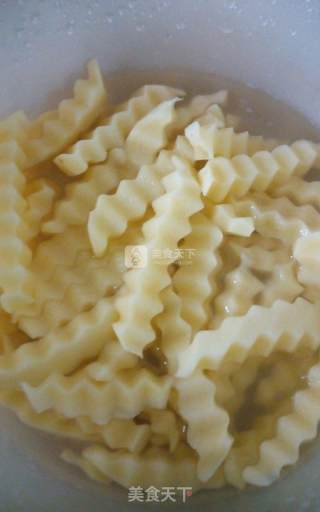 狼牙土豆的做法步骤：1