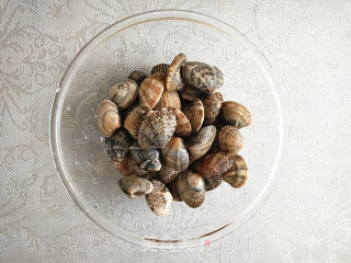 水煮花蛤的做法步骤：2