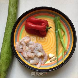 丝瓜炒虾仁的做法步骤：1
