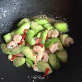 丝瓜炒虾仁的做法步骤：7