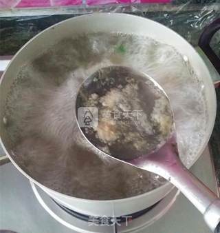酸辣糖醋排骨的做法步骤：4
