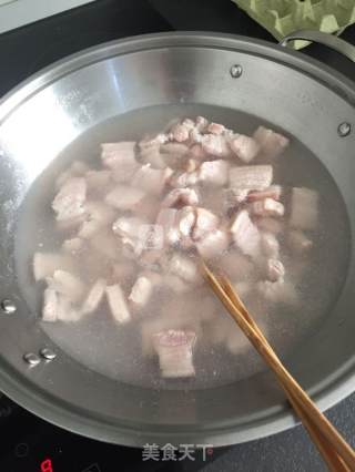 红烧肉的做法步骤：1