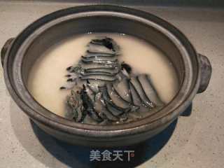 开心果姐姐肽食疗法经典菜式黑金鲍鱼土猪肉肽米煲仔饭的做法步骤：2