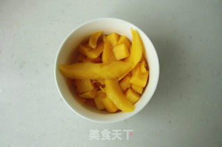 芒果菠萝汁的做法步骤：2