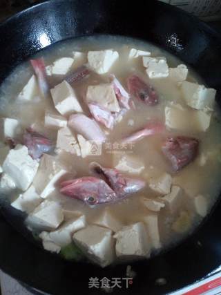红头鱼炖豆腐的做法步骤：6