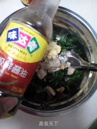 菠菜拌海虹的做法步骤：4