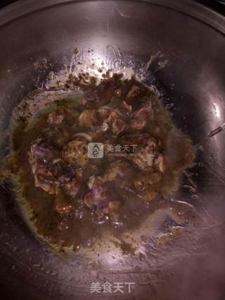 番茄土豆炖牛腩

番茄我们北方叫西红柿，含有丰富的维生素A，C，这个季节正是番茄成熟的季节，我们不用担心吃到反季节食品给身体带来的伤害，但是番茄空腹的时候尤其是胃不好的朋友尽量不要吃，因为那样吃的话会的做法步骤：4