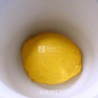 南瓜豆沙面包的做法步骤：7
